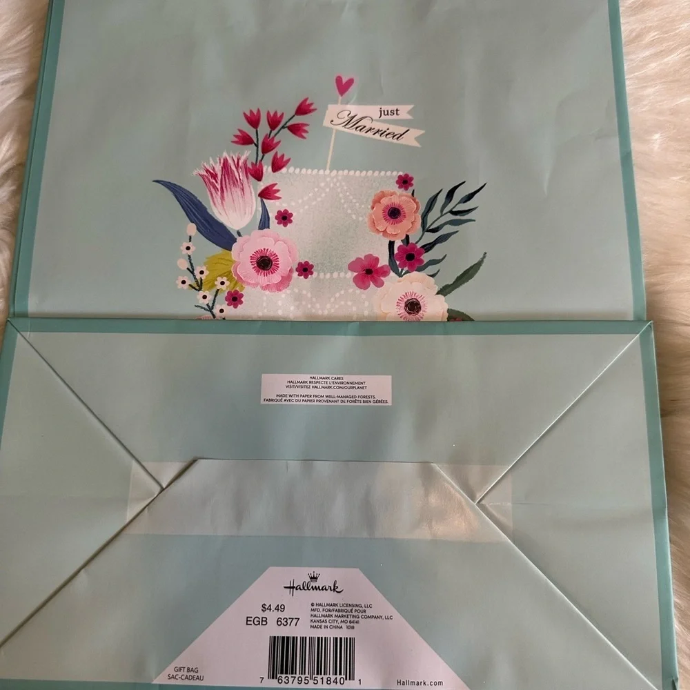🩵5/$8 Floral Wedding Gift Bag with Ribbon